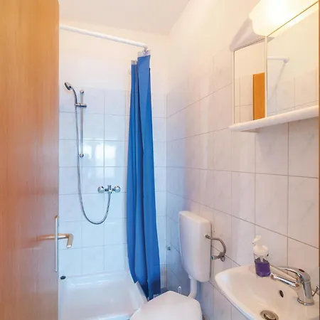8 Bedroom Stunning In Holiday home *