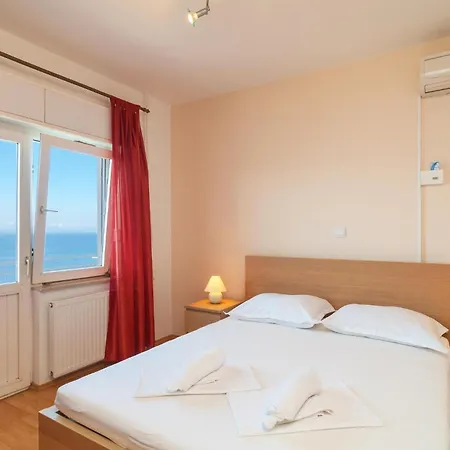 Put Borka Vi 別荘 オミシュ