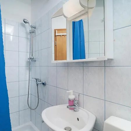 8 Bedroom Stunning In