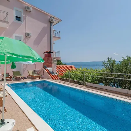 Holiday home 8 Bedroom Stunning In Omis