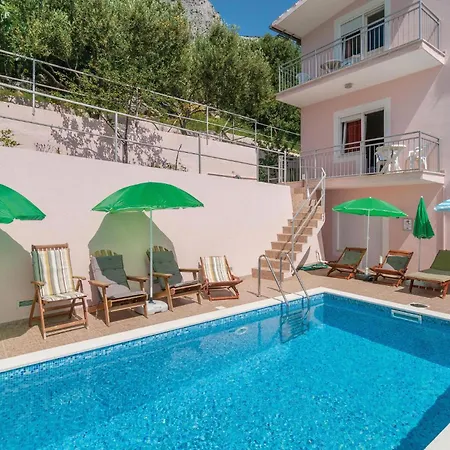 8 Bedroom Stunning In Omis