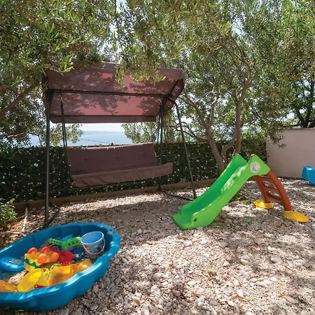 8 Bedroom Stunning In Holiday home